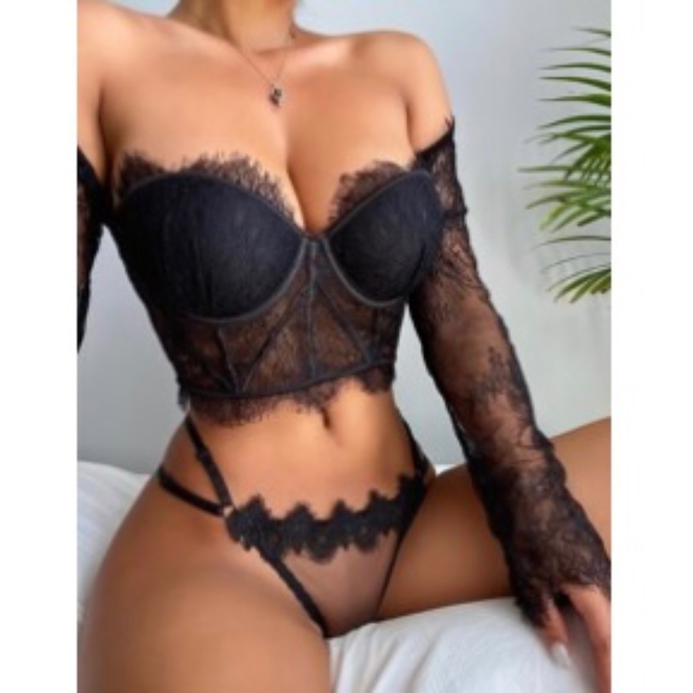 Floral Lace Underwire Bardot Top